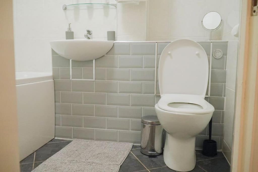 Modern 2 Bed Apartment Near City Centre Chelmsford Exteriér fotografie